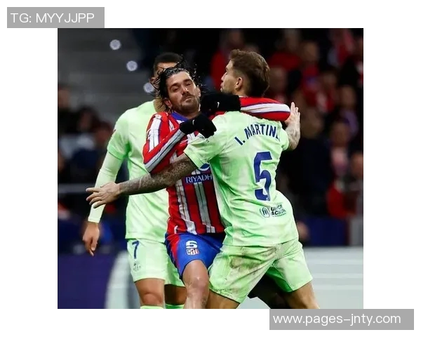 西甲联赛频现球场侮辱事件巴萨西蒙尼及多名裁判遭波及 西甲联赛频现球场侮辱事件巴萨西蒙尼及多名裁判遭波及