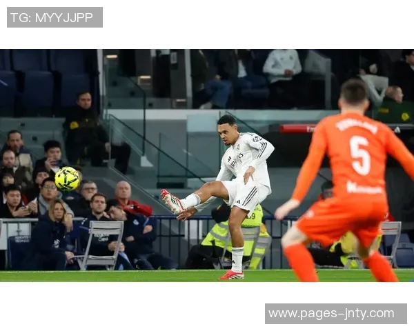 阿诺德状态回暖重返皇马首发助攻表现稳定助力球队争冠